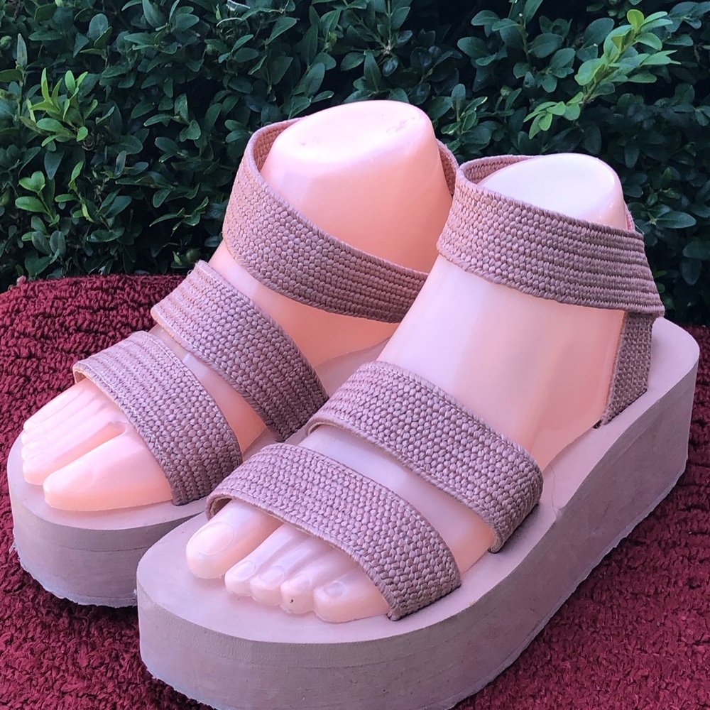 XOXO Bill Women’s Pink Neutral Woven Platform Sandals Size 8M